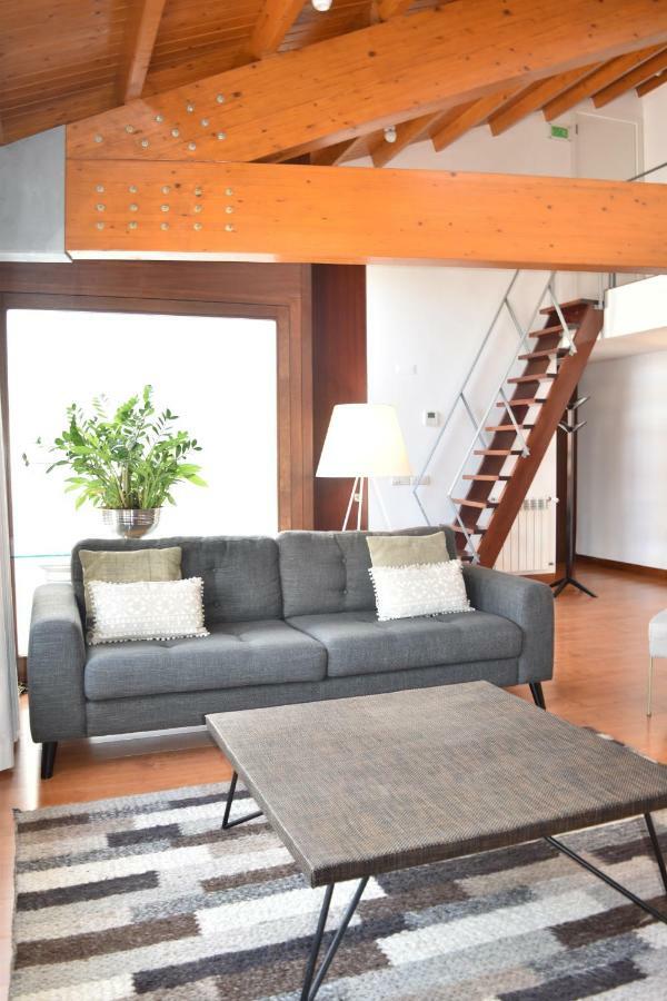 Architect-Designed Loft In A Historic Hilltop Neighborhood Lisbona Esterno foto