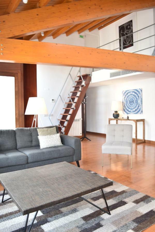 Architect-Designed Loft In A Historic Hilltop Neighborhood Lisbona Esterno foto
